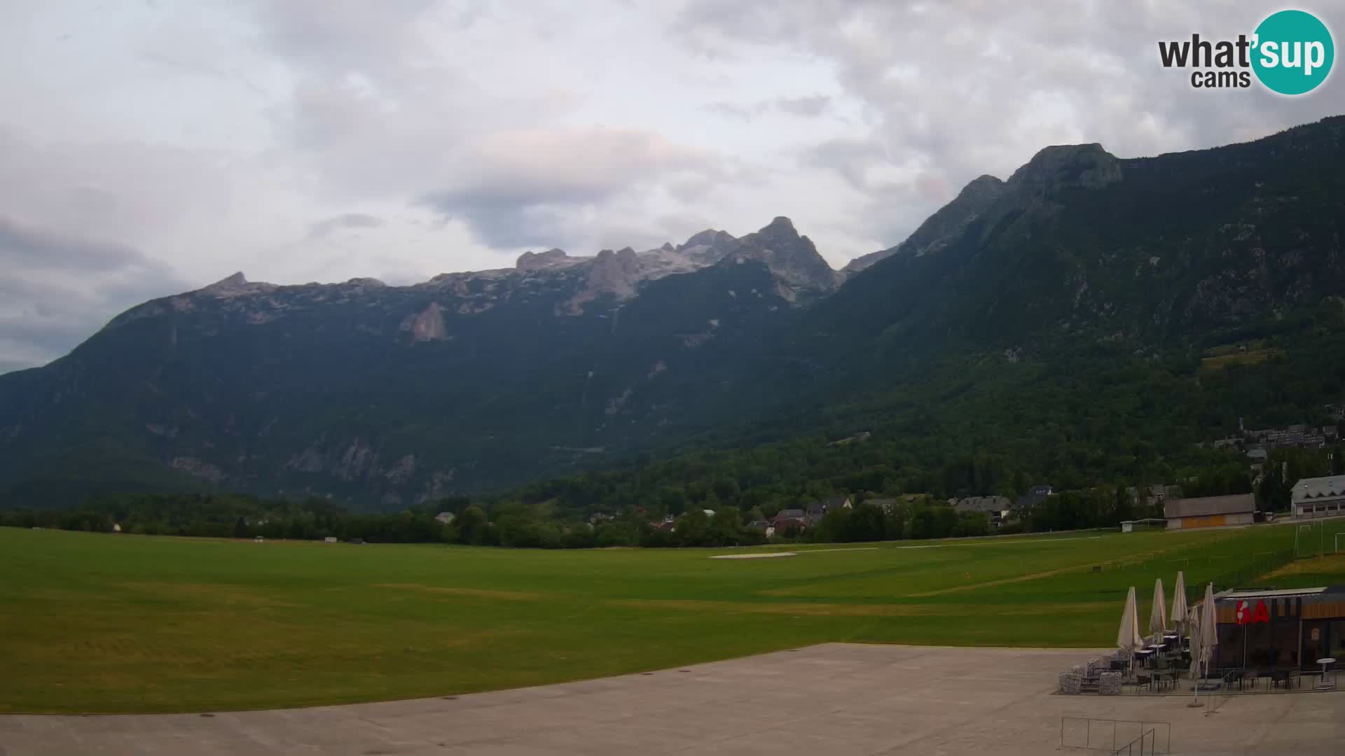 Webcam en direct Aéroport de Bovec – Vue sur Kanin