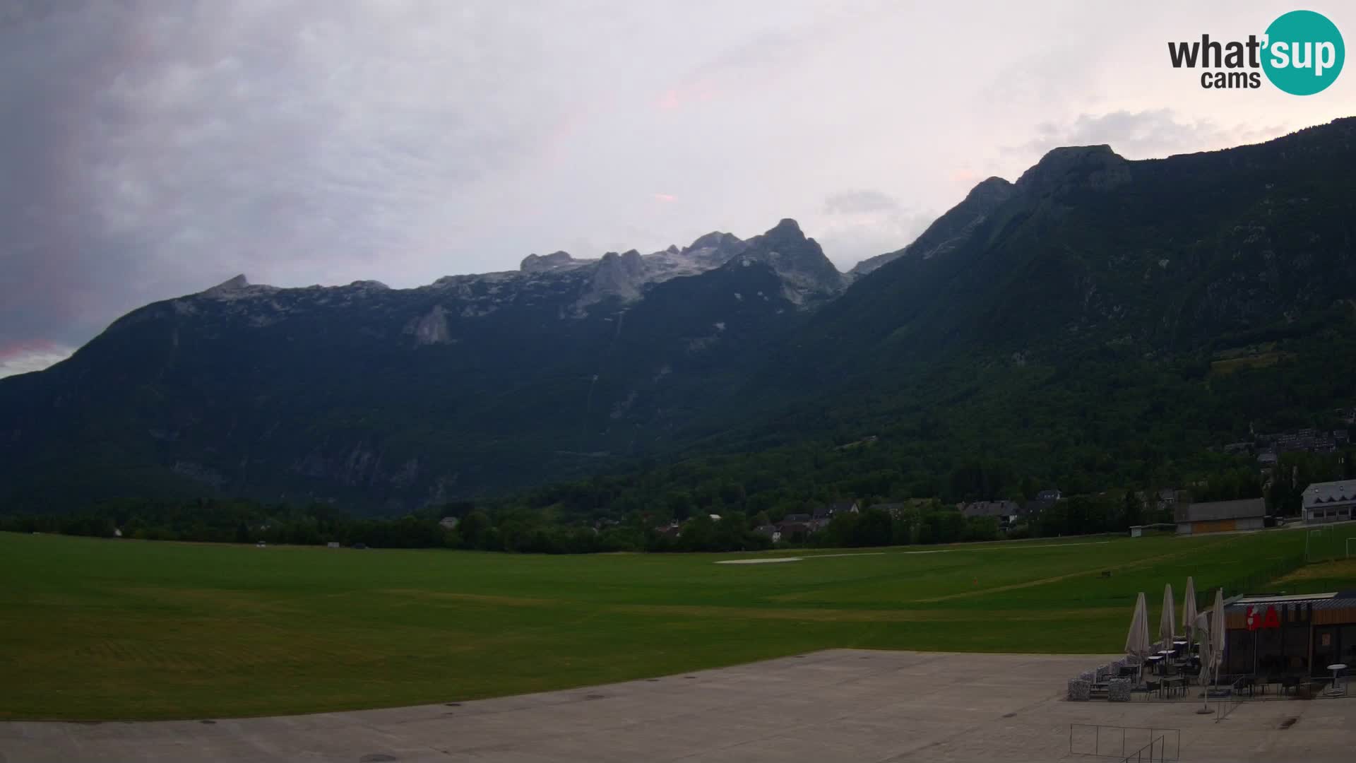 Webcam en direct Aéroport de Bovec – Vue sur Kanin