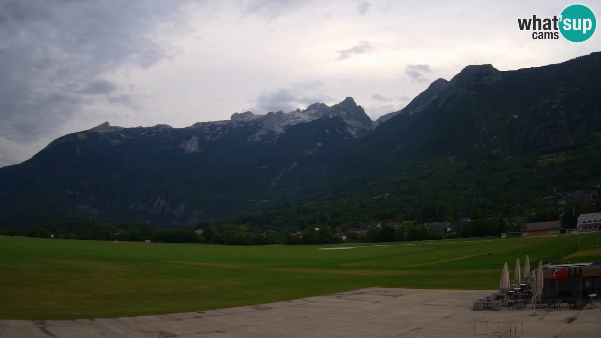 Cámara web en vivo Aeropuerto de Bovec – Vista a Kanin
