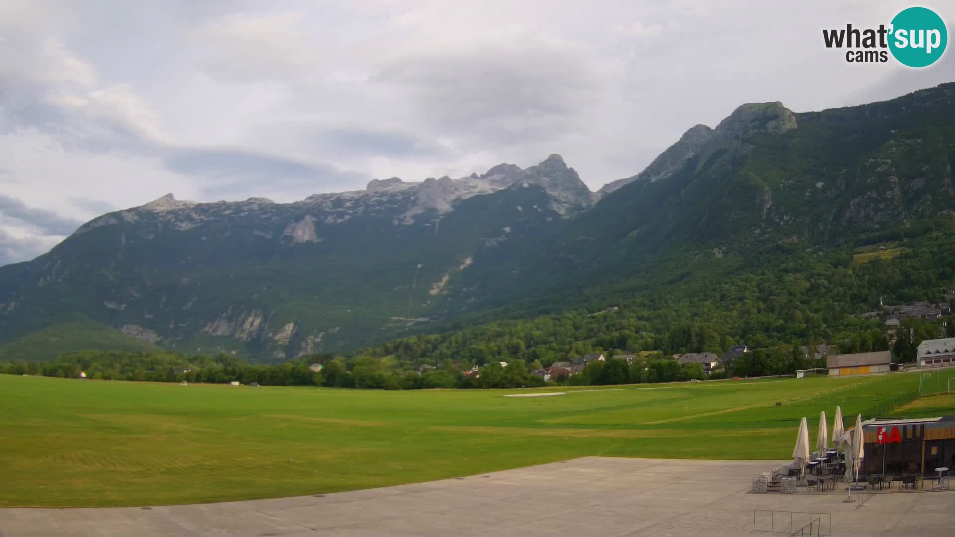 Spletna kamera letališče Bovec – pogled proti Kaninu