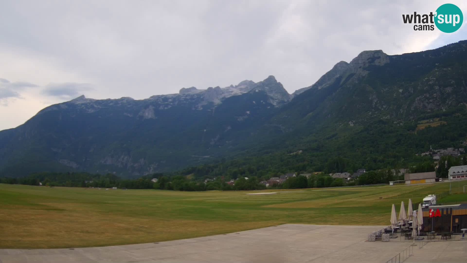 Spletna kamera letališče Bovec – pogled proti Kaninu
