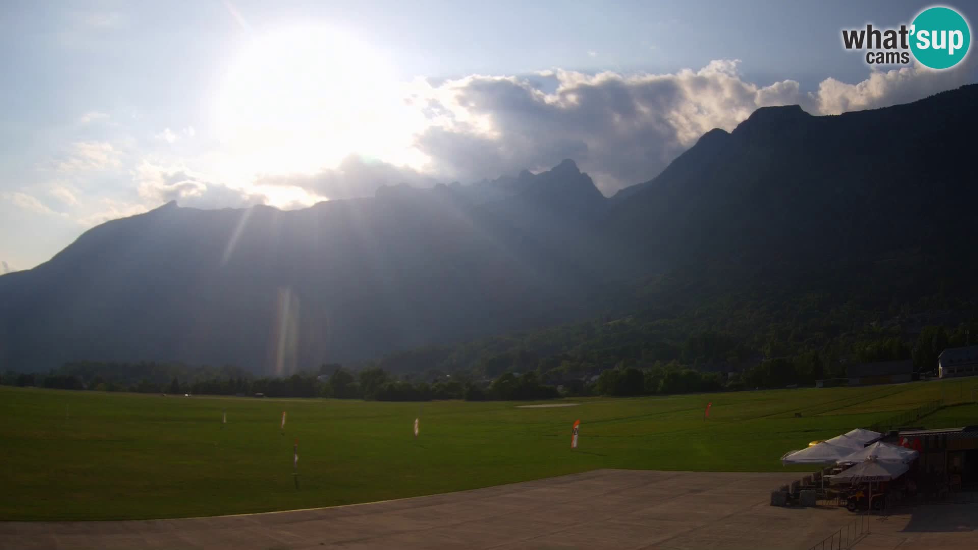 Live webcam Bovec airport – View to Kanin