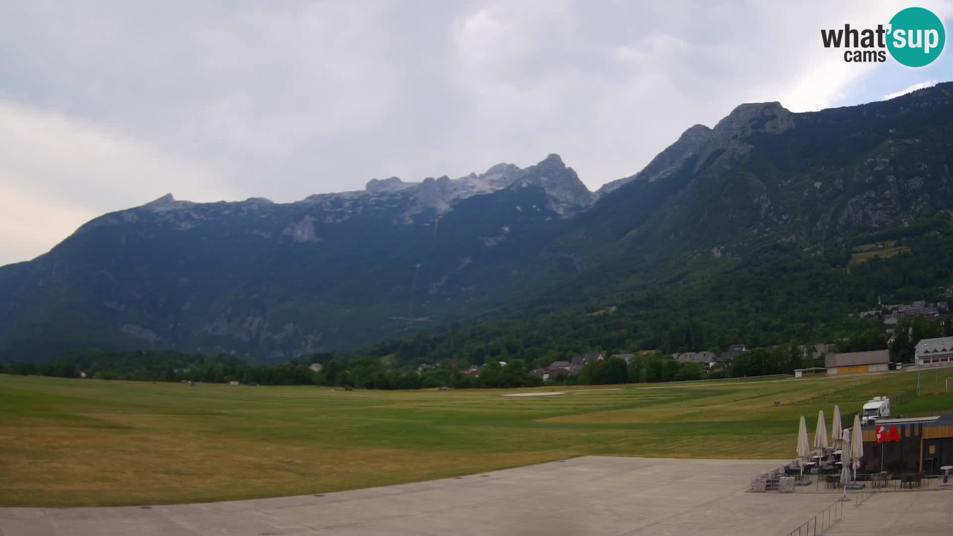 Cámara web en vivo Aeropuerto de Bovec – Vista a Kanin