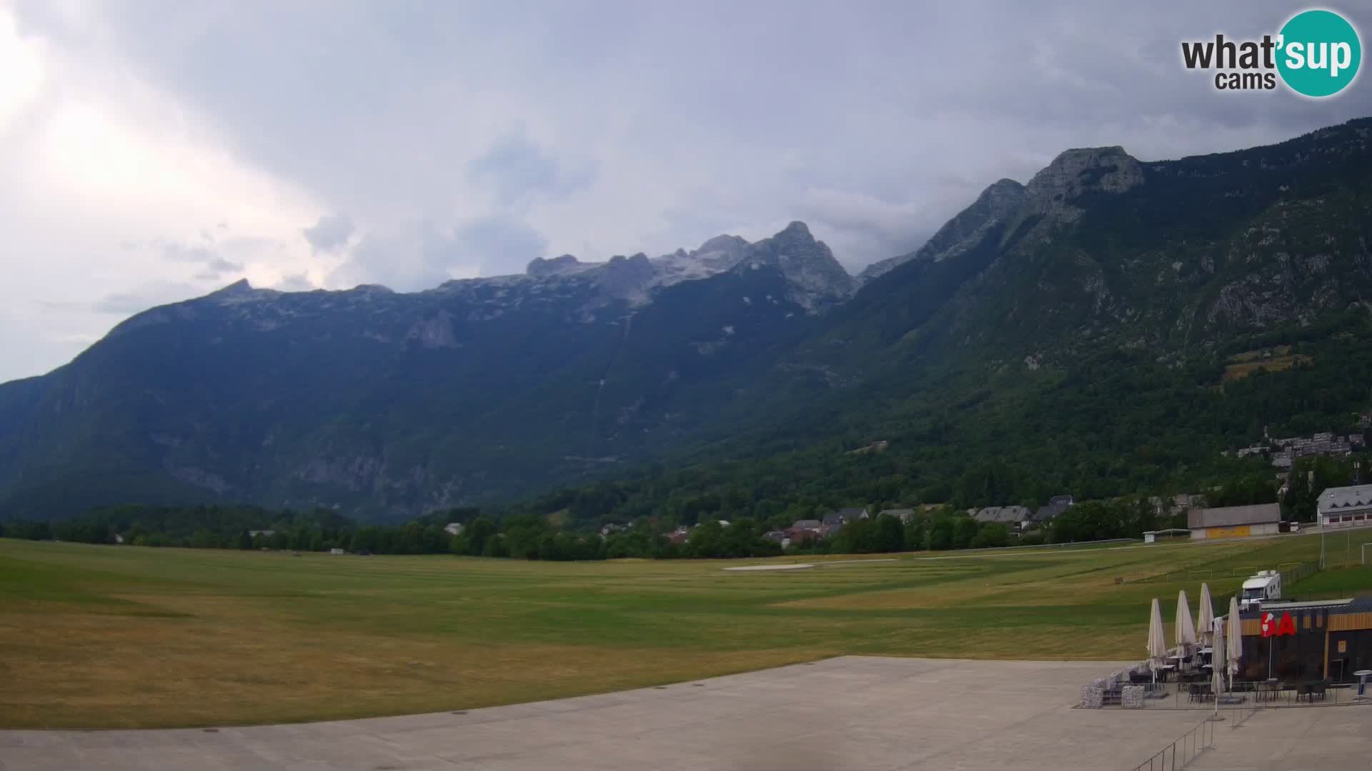 Cámara web en vivo Aeropuerto de Bovec – Vista a Kanin