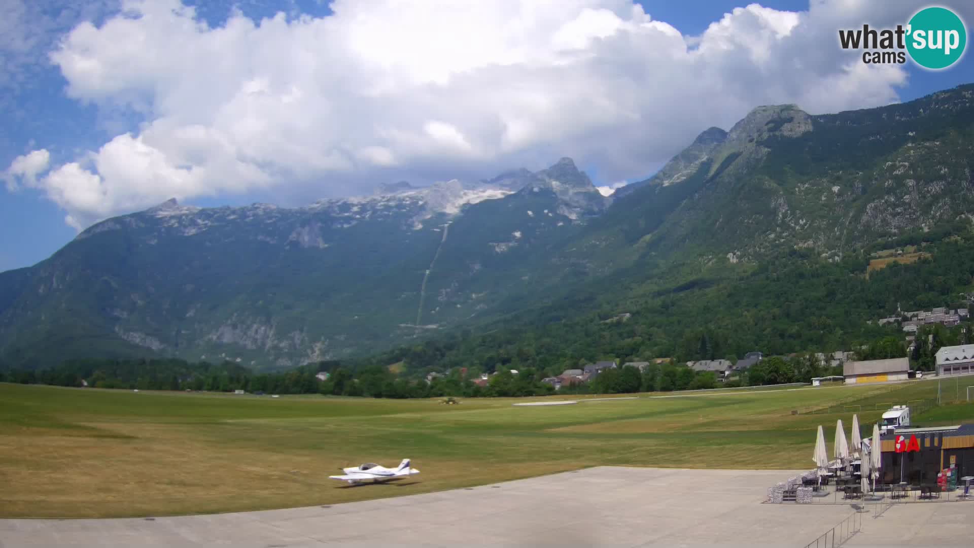 Live webcam Bovec airport – View to Kanin