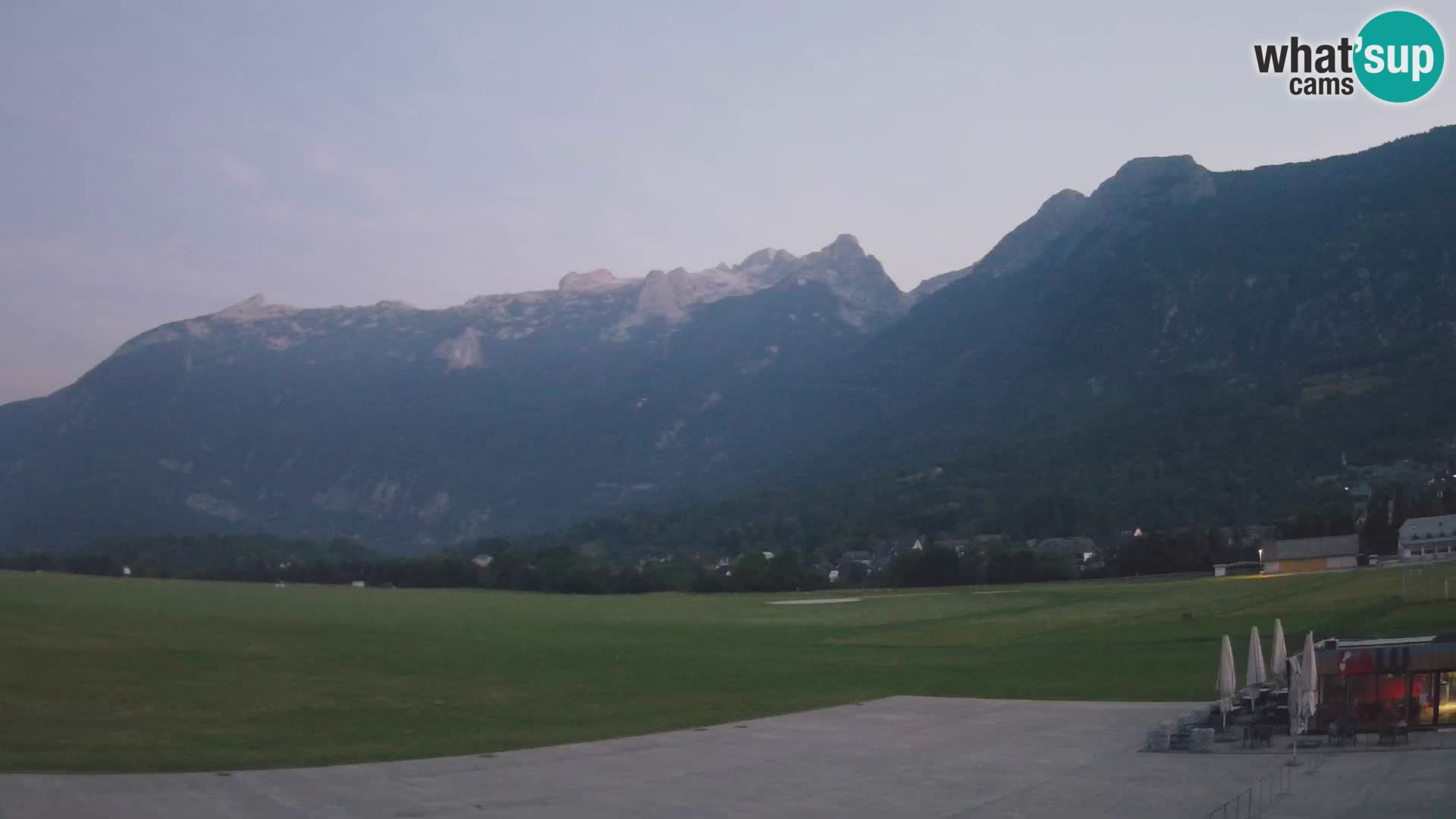 Live webcam Bovec airport – View to Kanin
