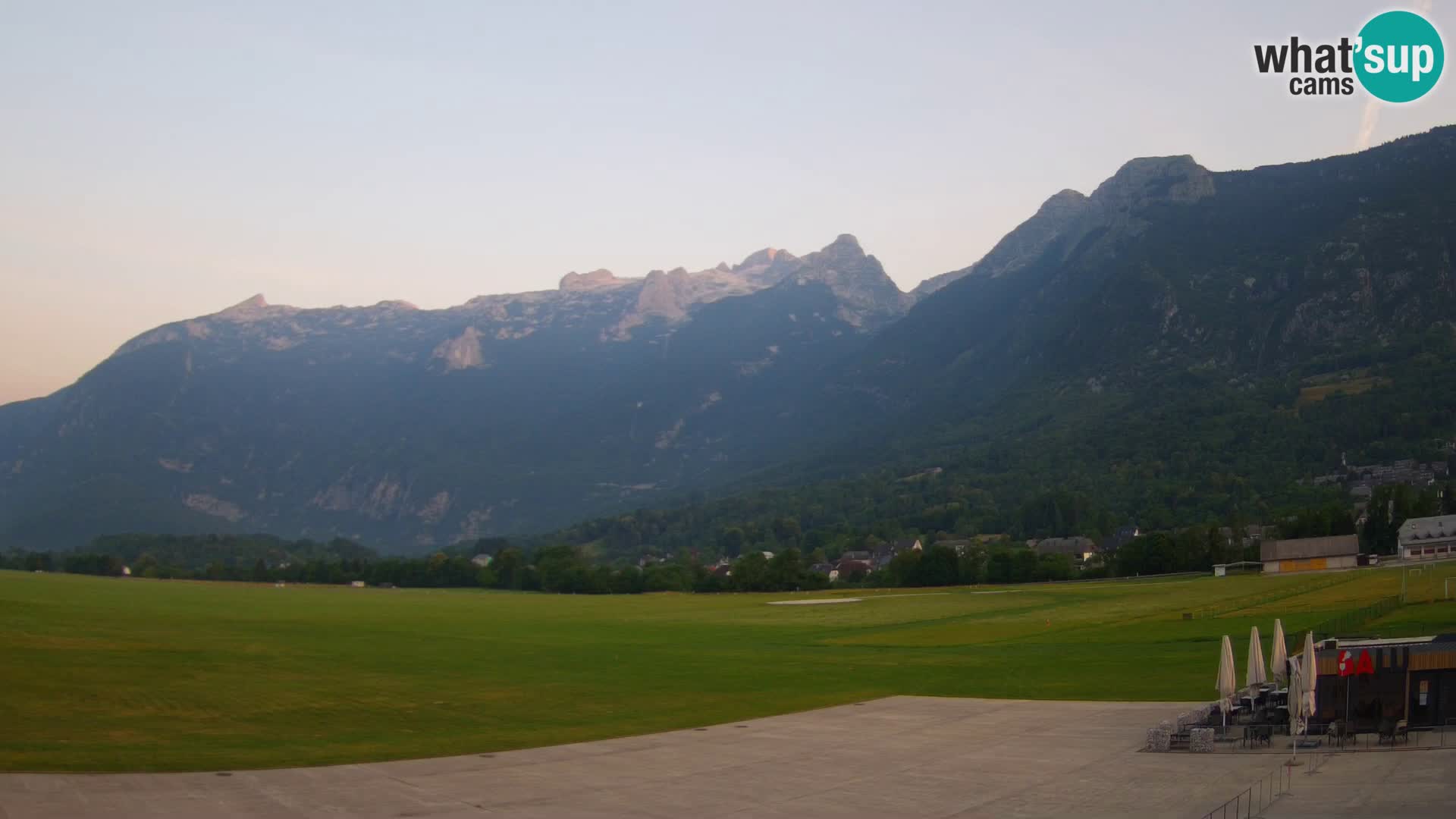 Live webcam Bovec airport – View to Kanin