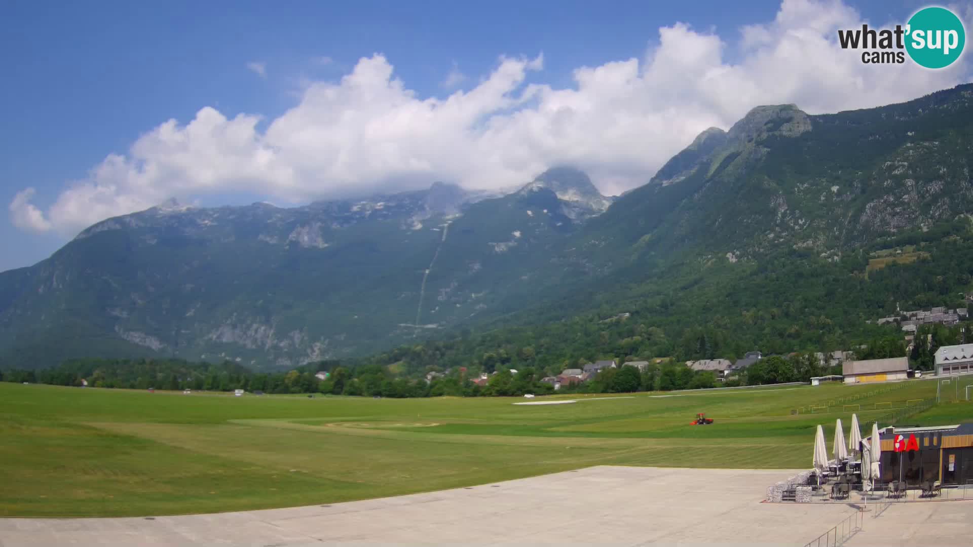 Live webcam Bovec airport – View to Kanin