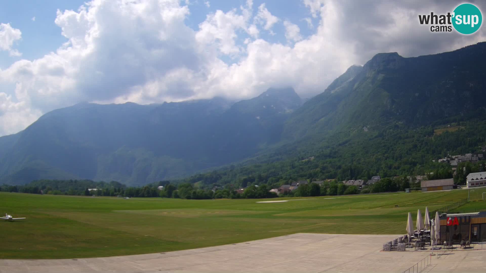 Cámara web en vivo Aeropuerto de Bovec – Vista a Kanin