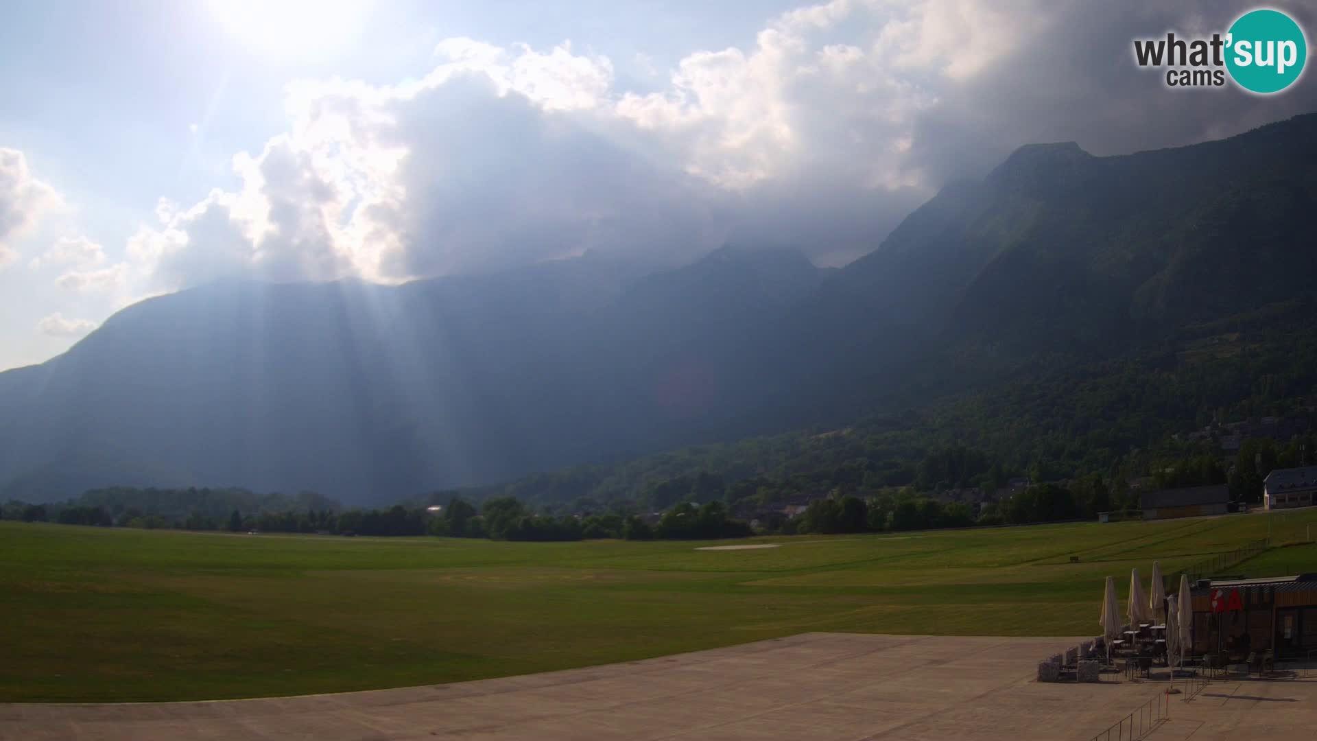 Live webcam Bovec airport – View to Kanin