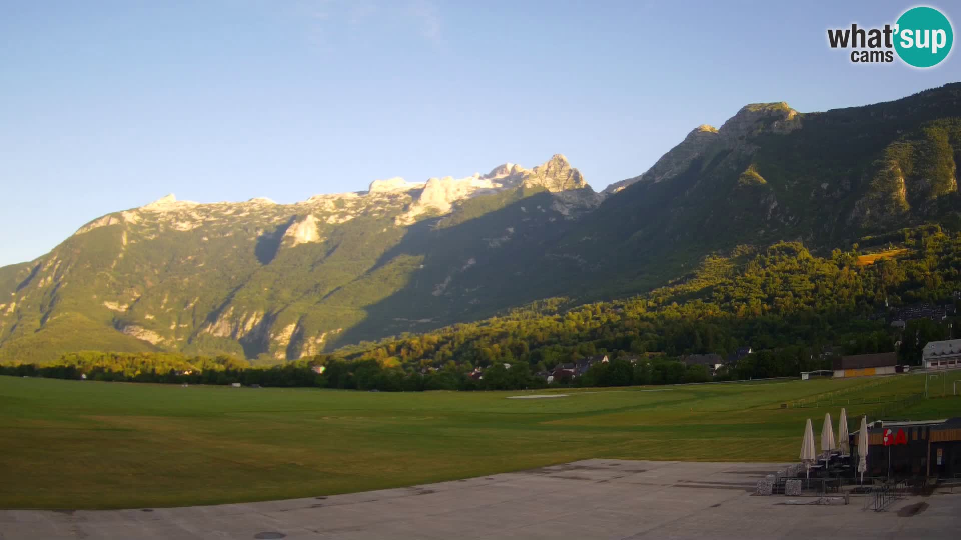 Live webcam Bovec airport – View to Kanin