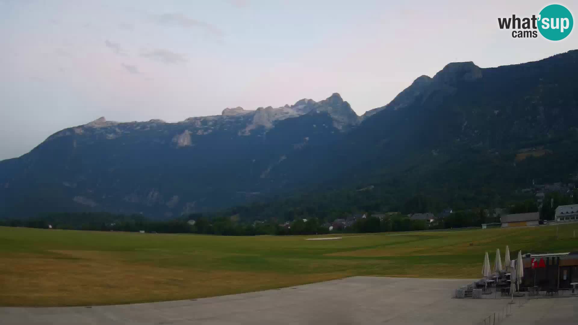 Webcam en direct Aéroport de Bovec – Vue sur Kanin