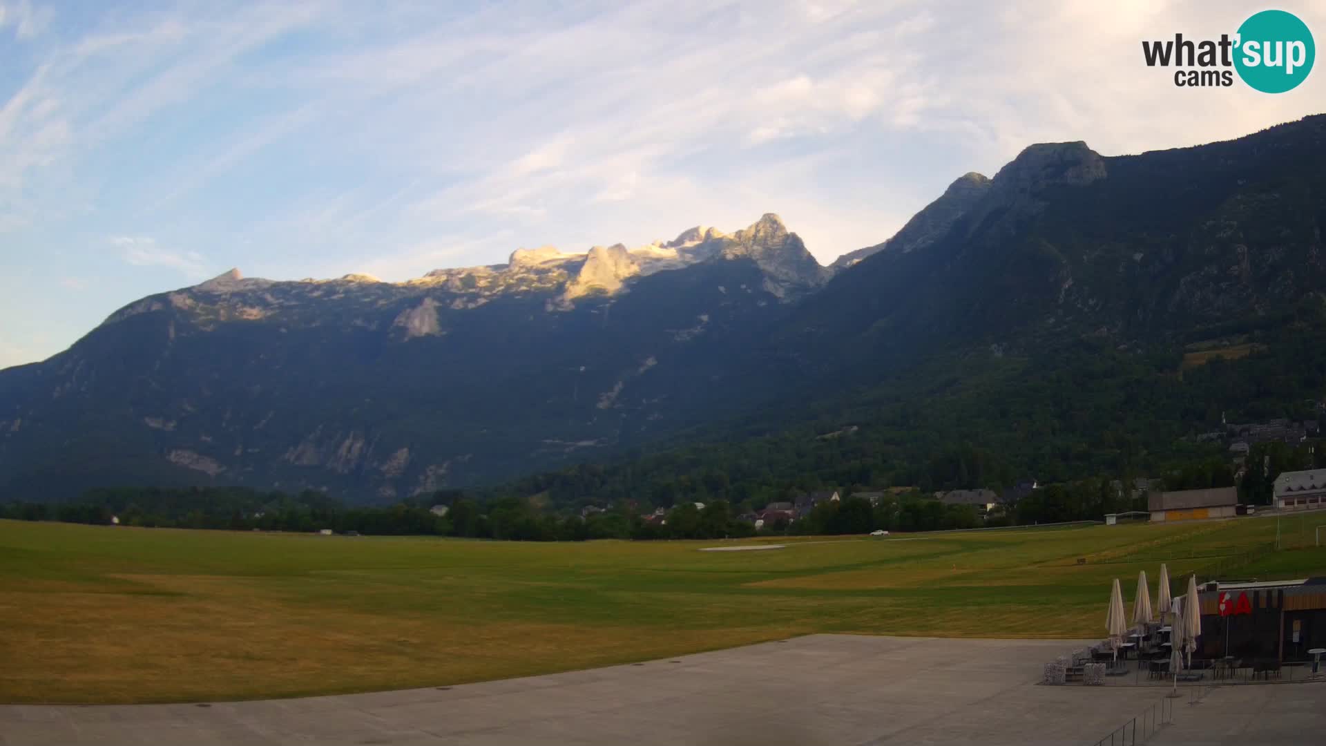Live webcam Bovec airport – View to Kanin