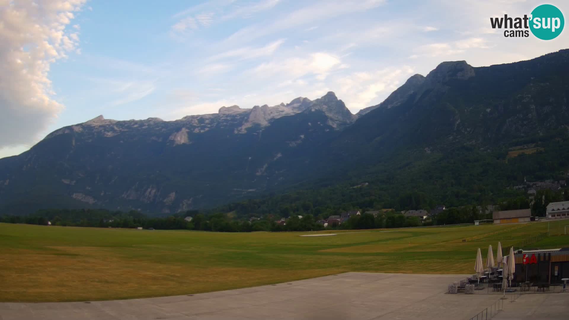 Live webcam Bovec airport – View to Kanin