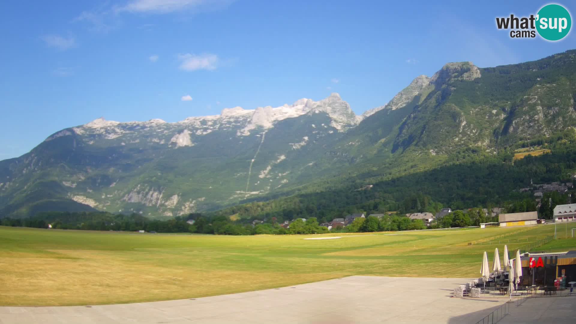 Spletna kamera letališče Bovec – pogled proti Kaninu