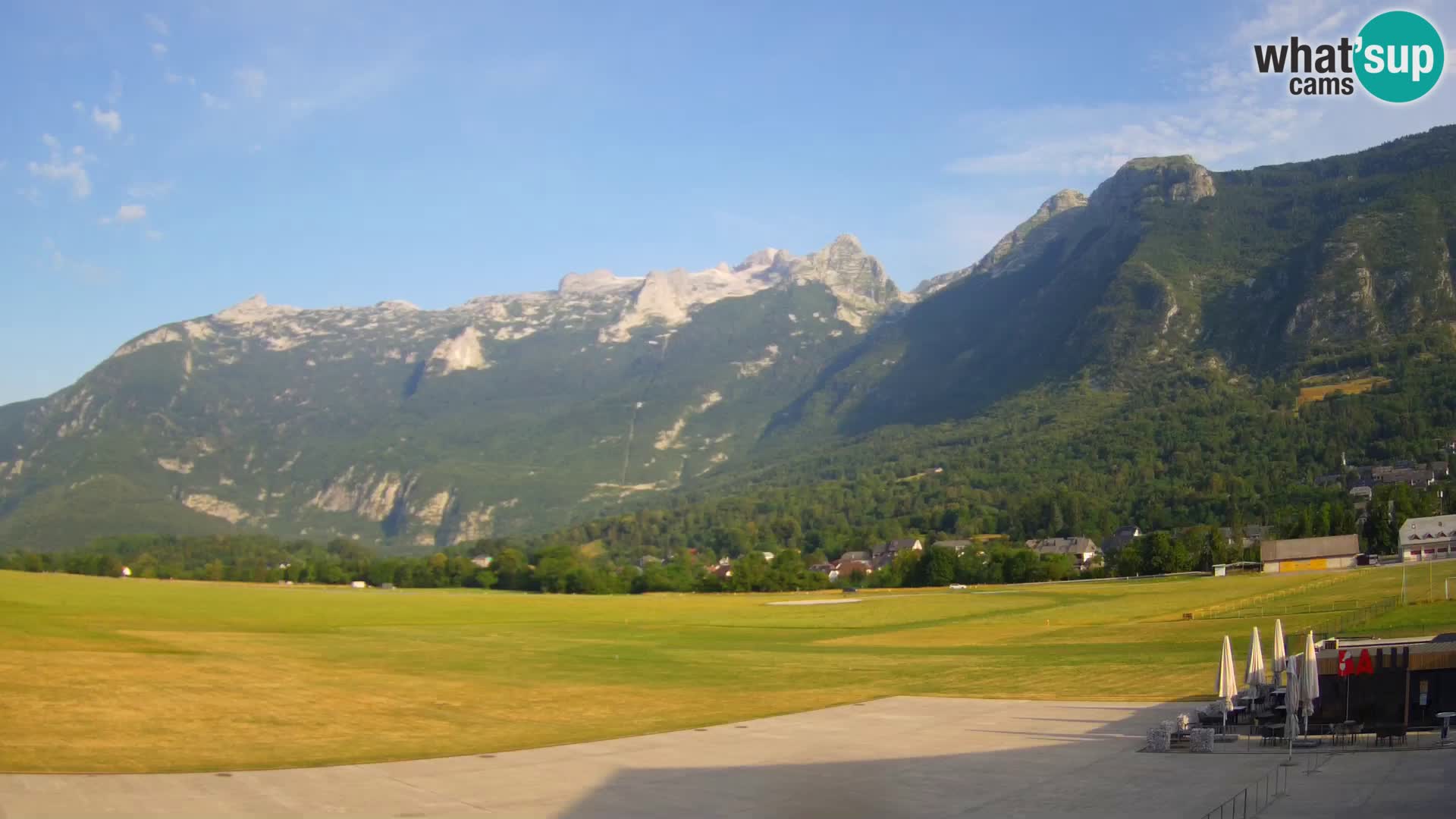 Live webcam Bovec airport – View to Kanin
