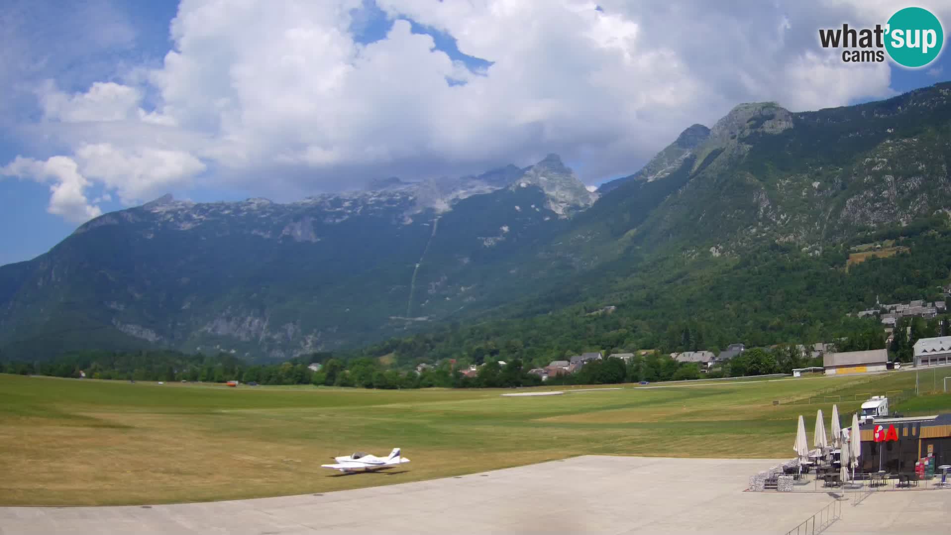 Live webcam Bovec airport – View to Kanin