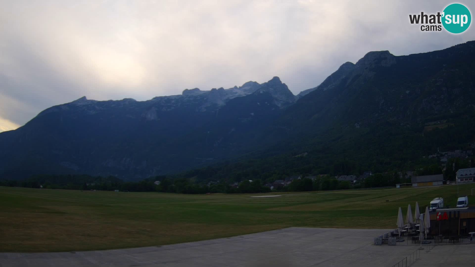 Live webcam Bovec airport – View to Kanin