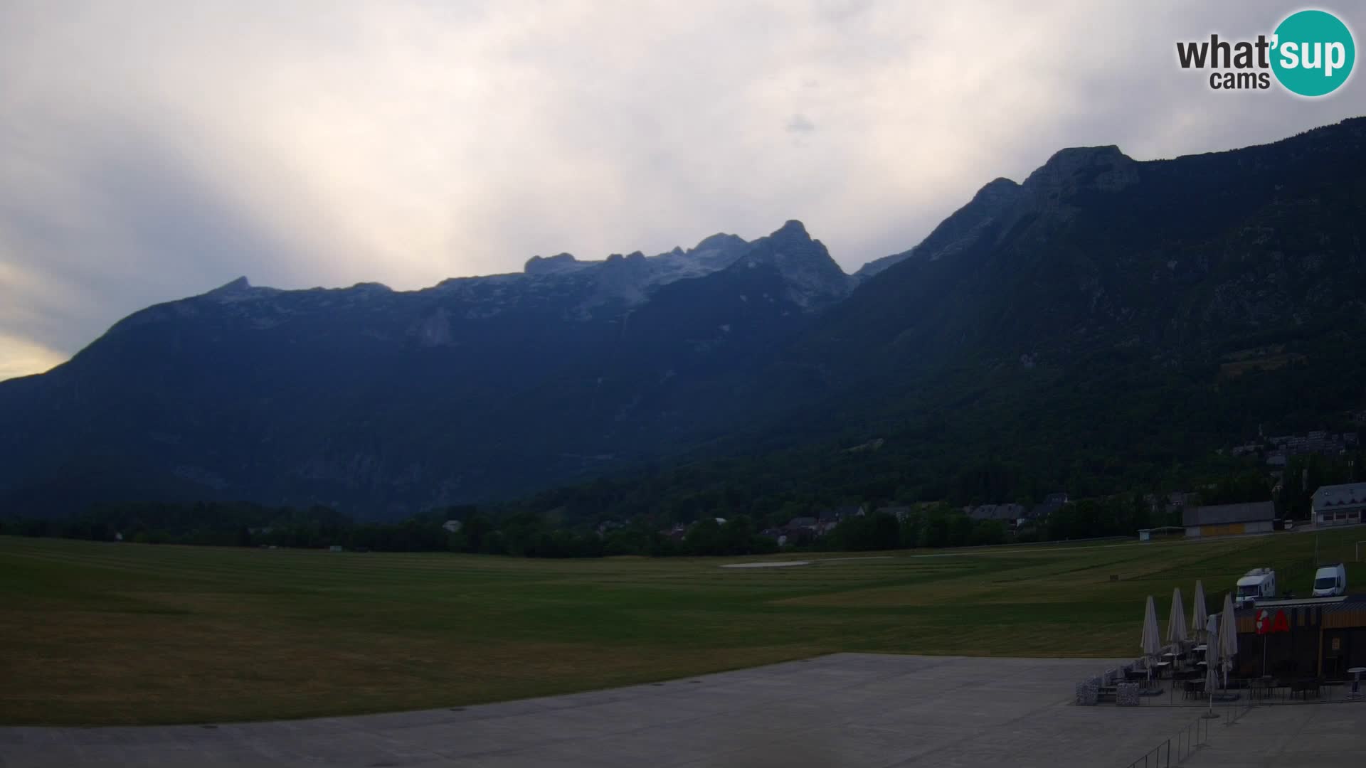 Cámara web en vivo Aeropuerto de Bovec – Vista a Kanin