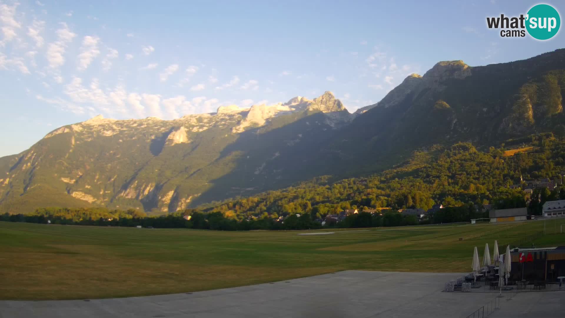 Live webcam Bovec airport – View to Kanin