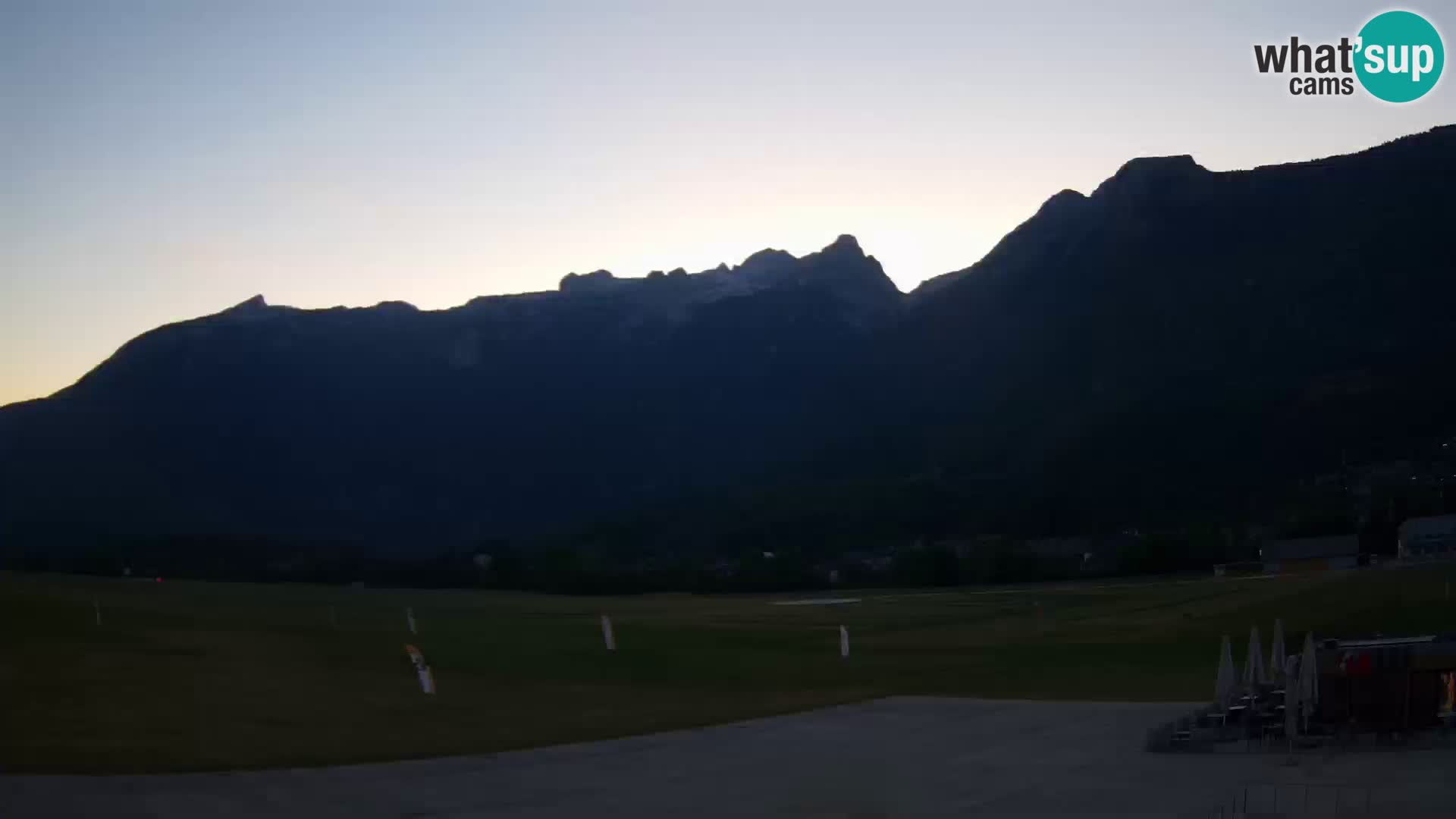 Web kamera uživo Zračna luka Bovec – Pogled na Kanin