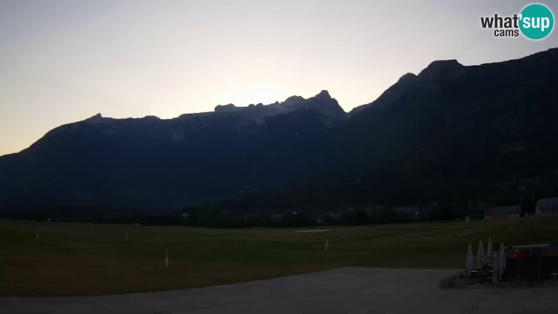 Web kamera uživo Zračna luka Bovec – Pogled na Kanin
