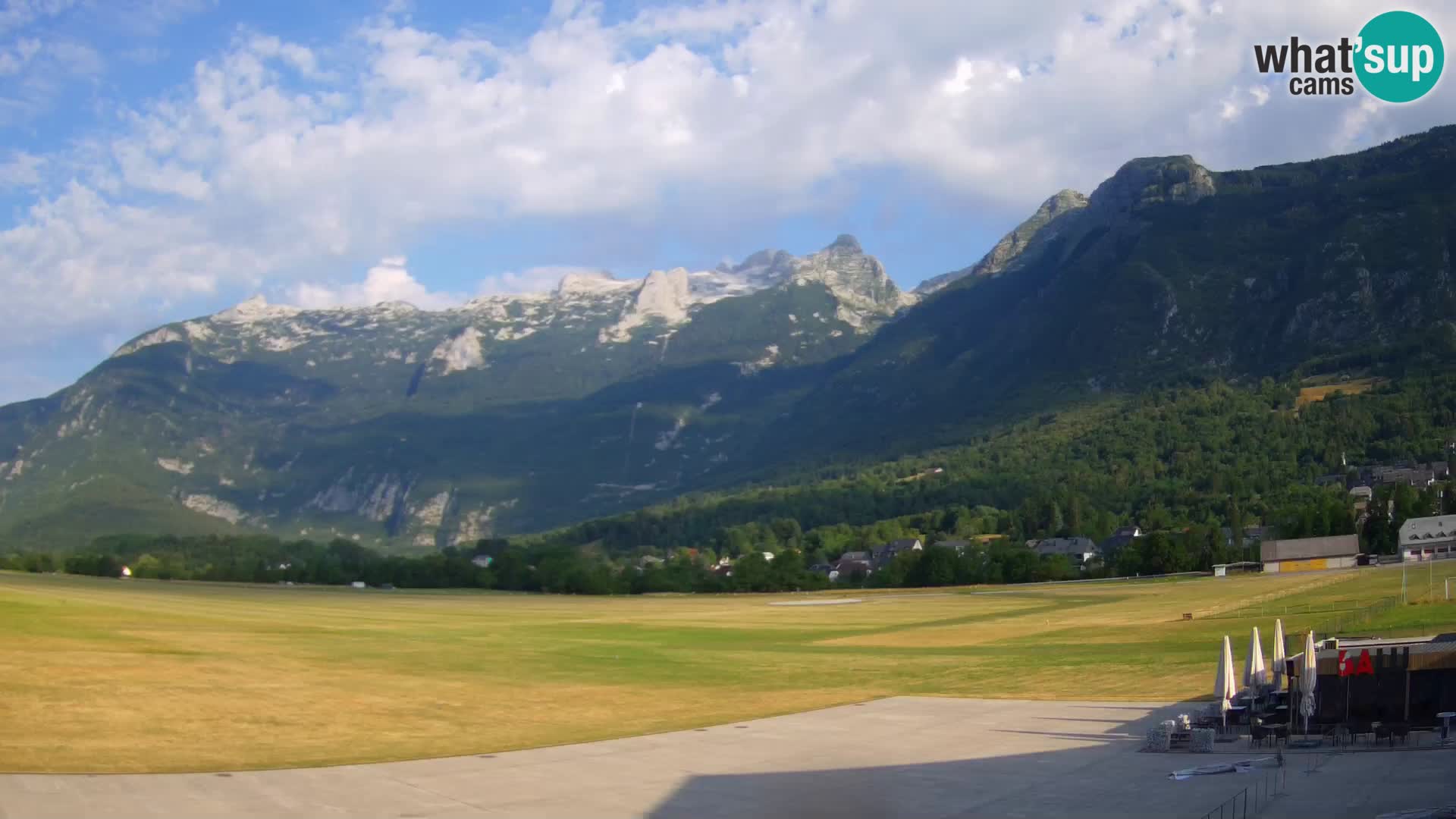 Live webcam Bovec airport – View to Kanin