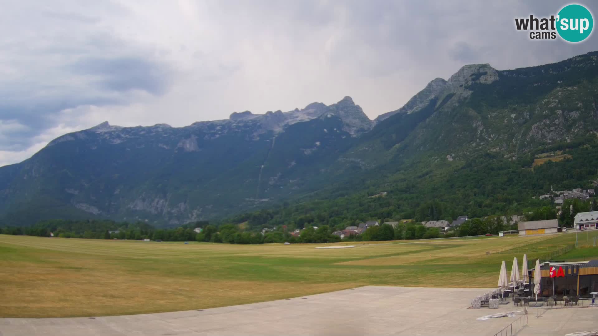Cámara web en vivo Aeropuerto de Bovec – Vista a Kanin