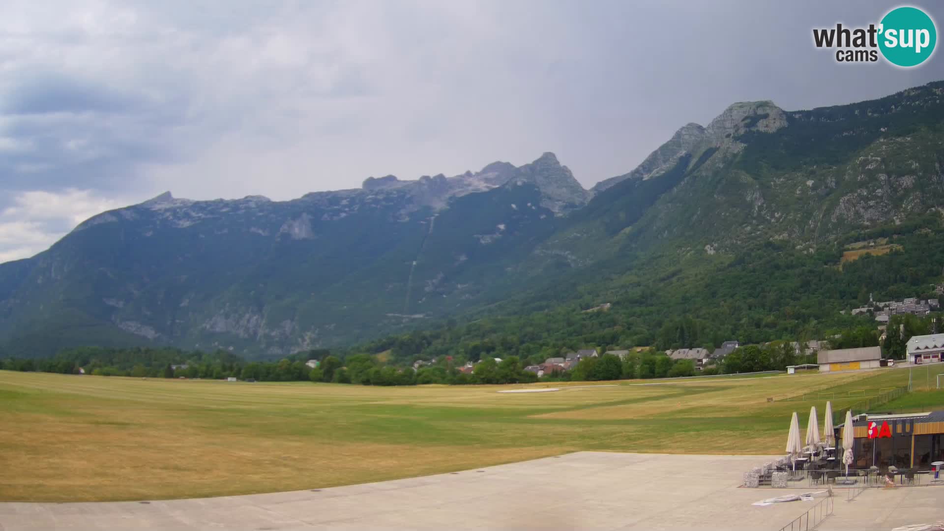 Spletna kamera letališče Bovec – pogled proti Kaninu