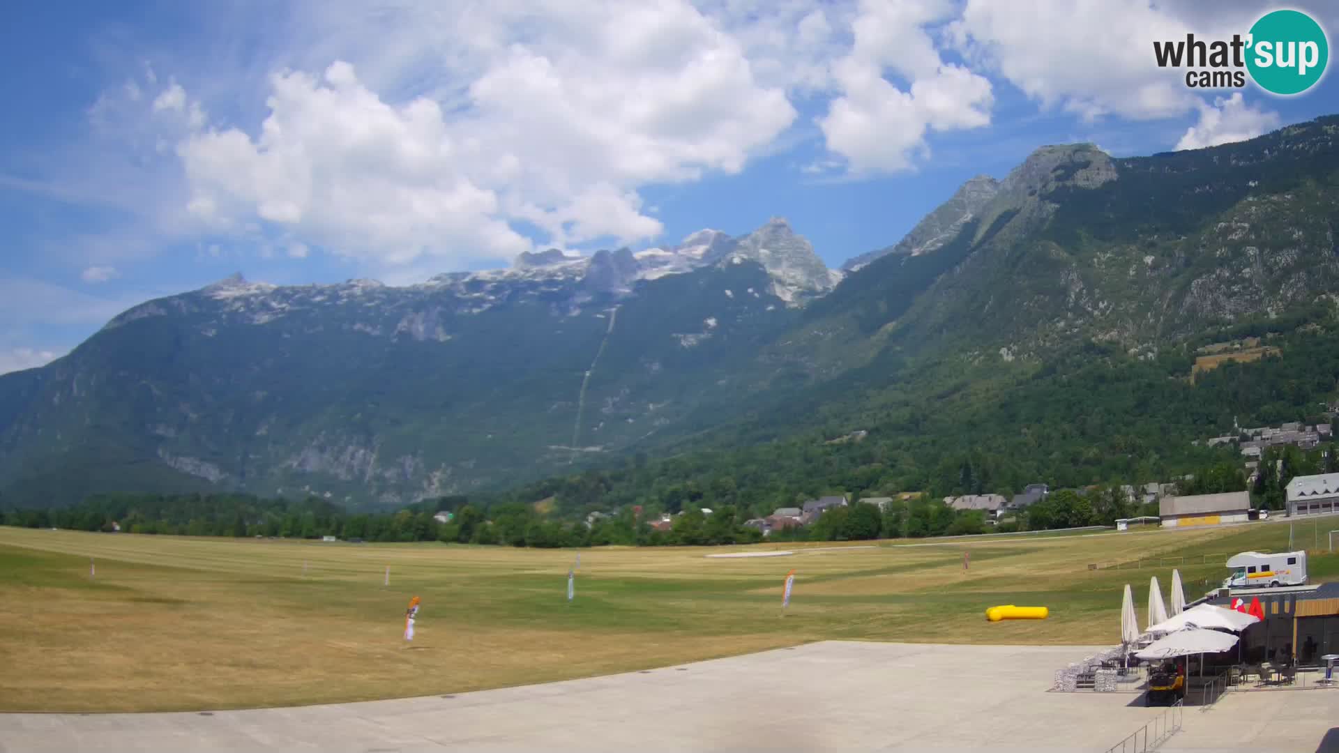Spletna kamera letališče Bovec – pogled proti Kaninu