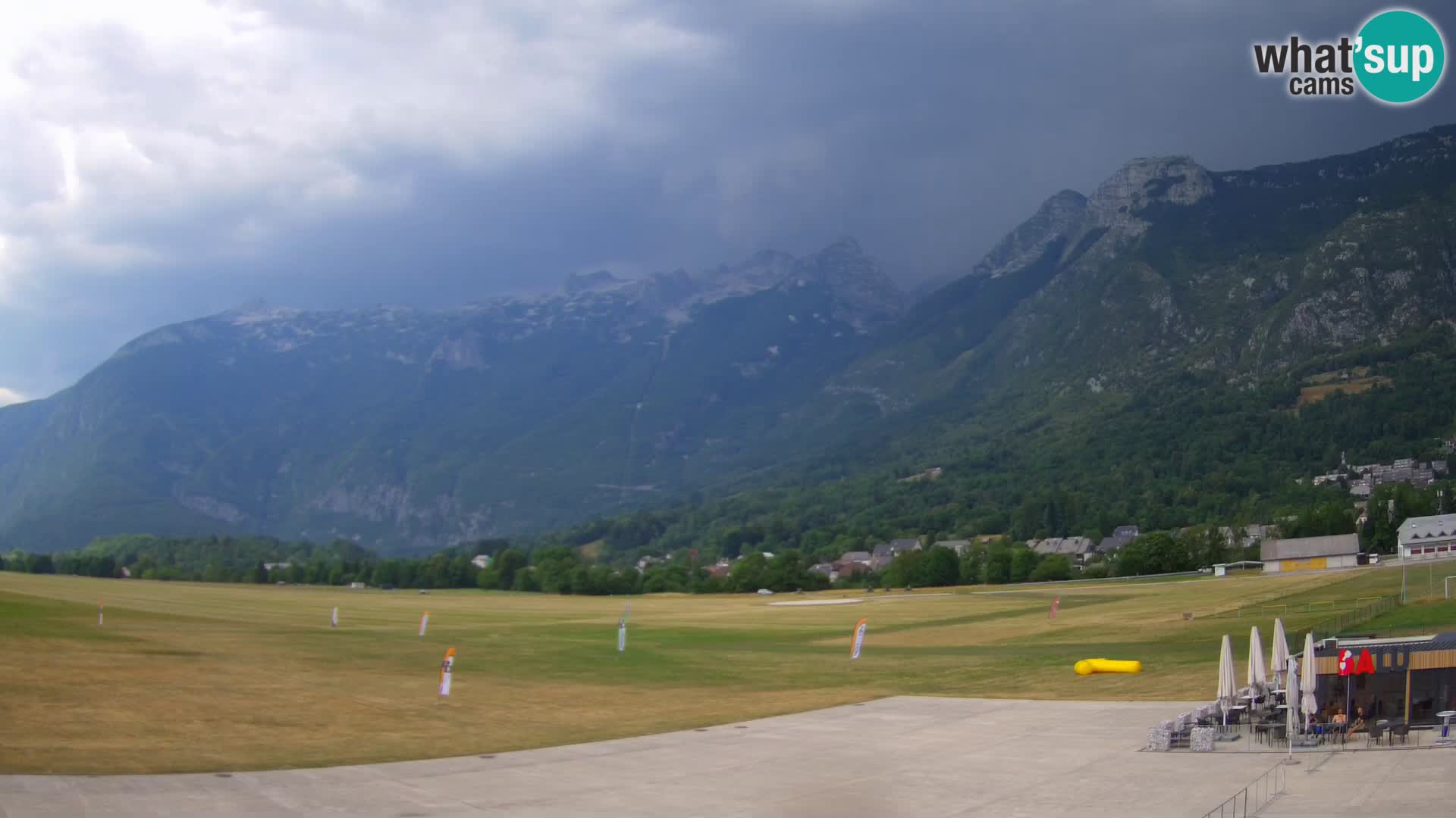 Cámara web en vivo Aeropuerto de Bovec – Vista a Kanin
