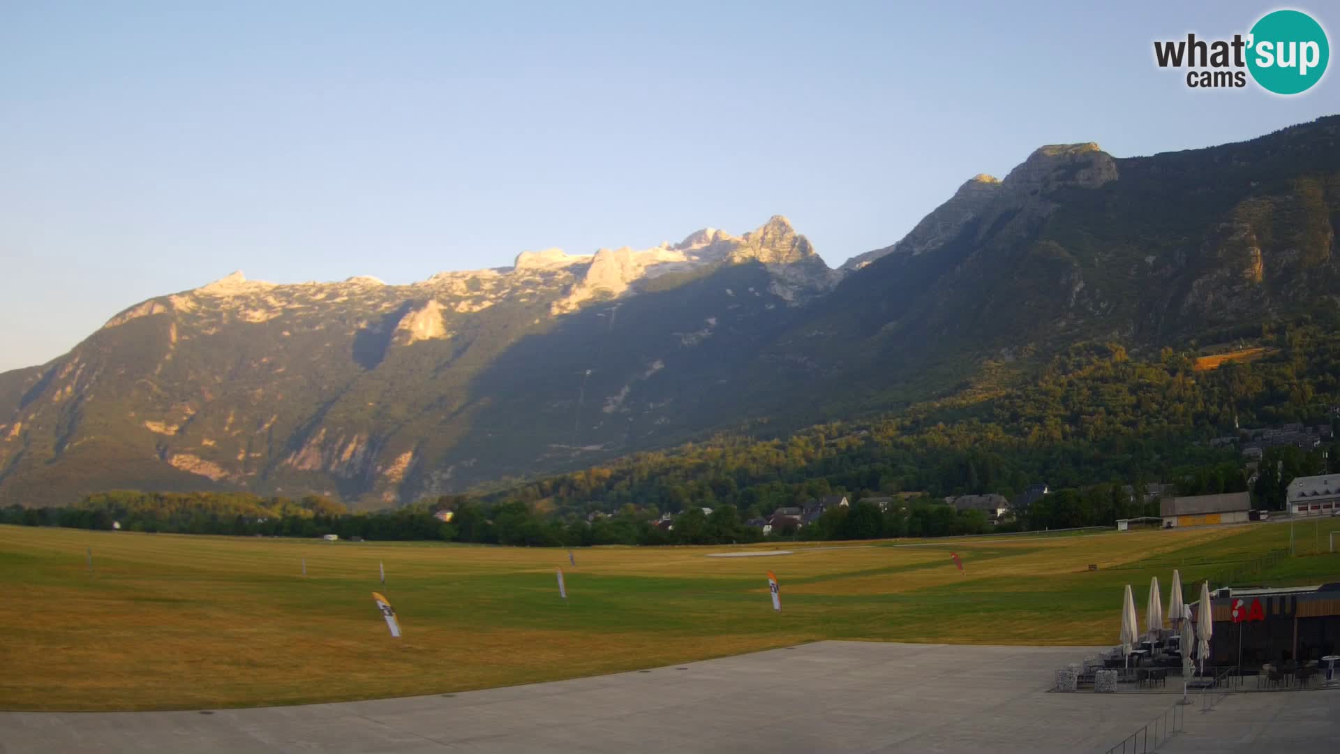 Live webcam Bovec airport – View to Kanin