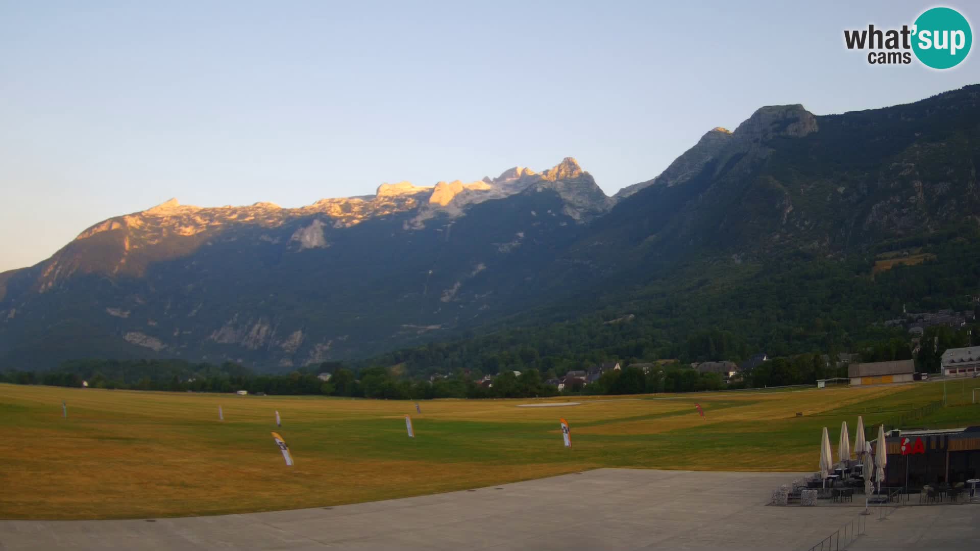 Cámara web en vivo Aeropuerto de Bovec – Vista a Kanin