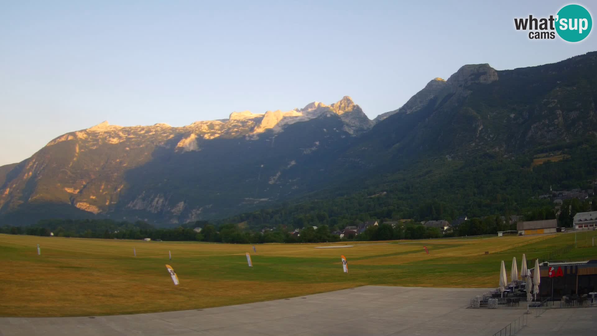 Cámara web en vivo Aeropuerto de Bovec – Vista a Kanin
