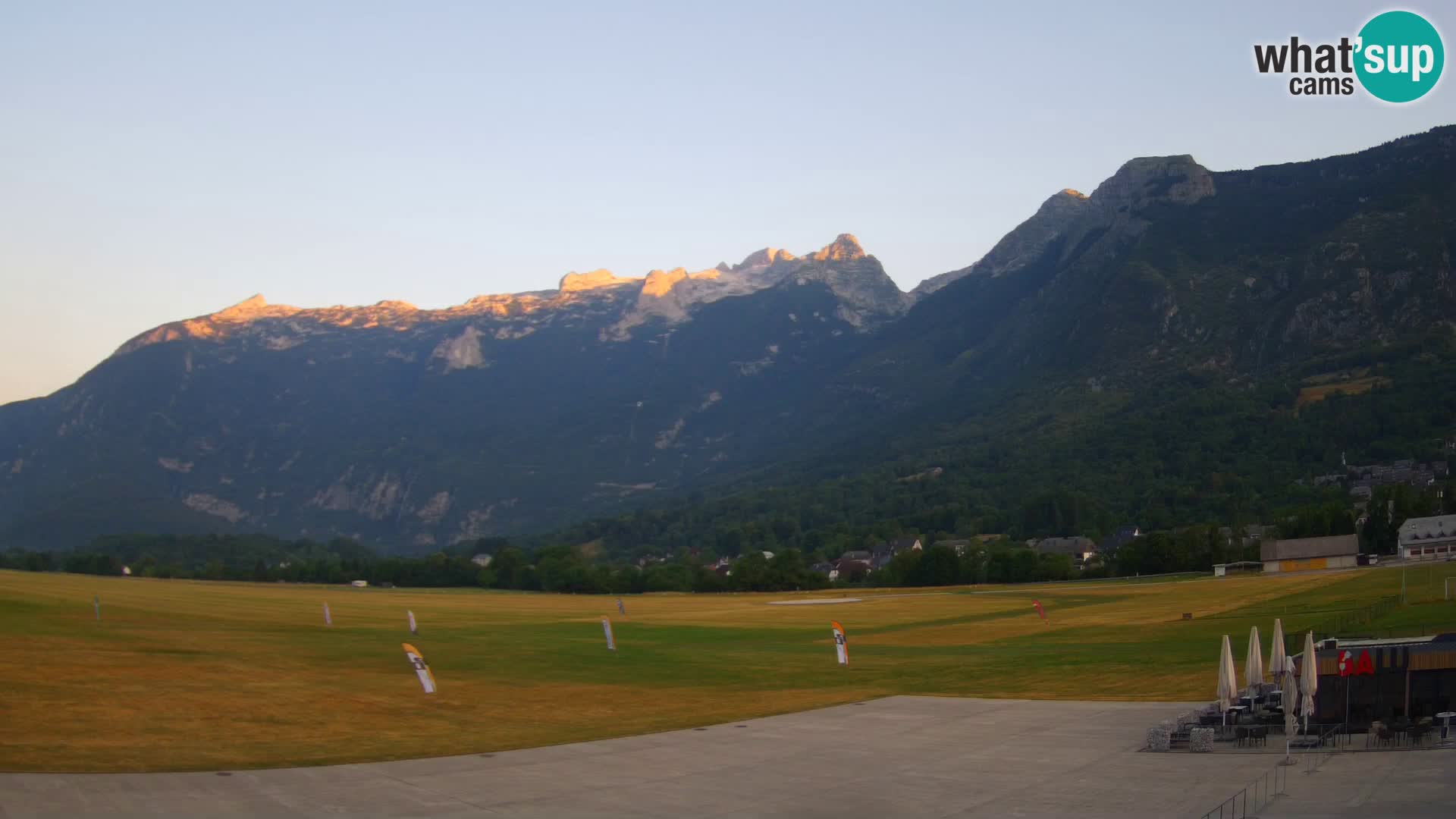 Cámara web en vivo Aeropuerto de Bovec – Vista a Kanin