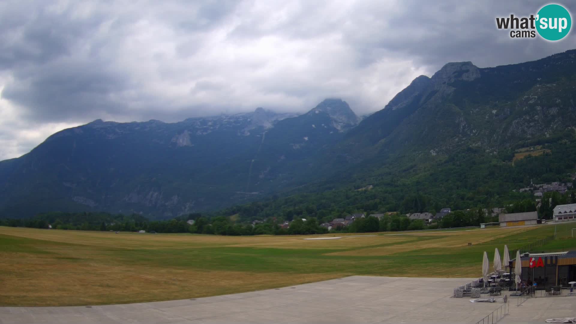 Cámara web en vivo Aeropuerto de Bovec – Vista a Kanin
