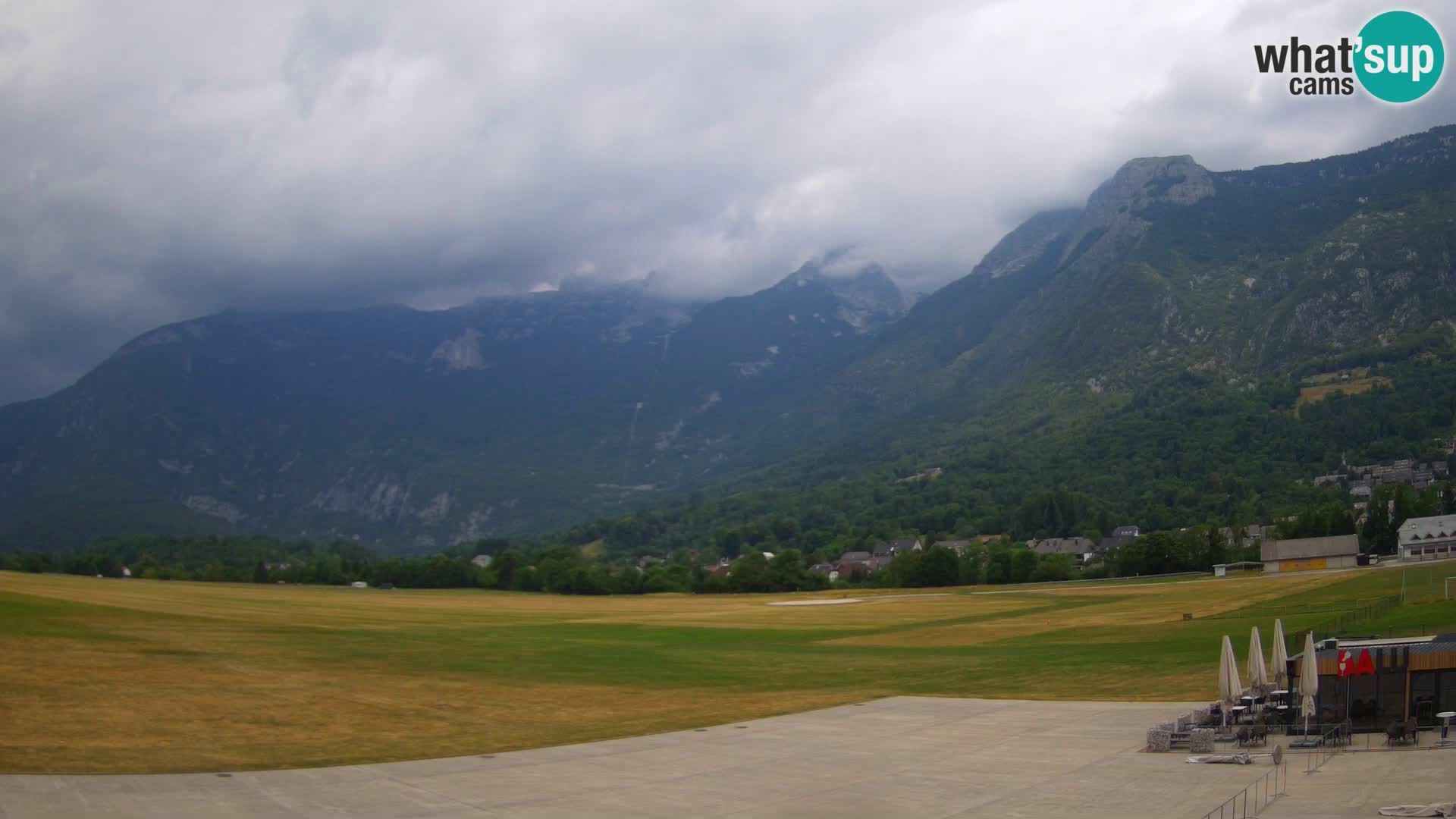 Cámara web en vivo Aeropuerto de Bovec – Vista a Kanin