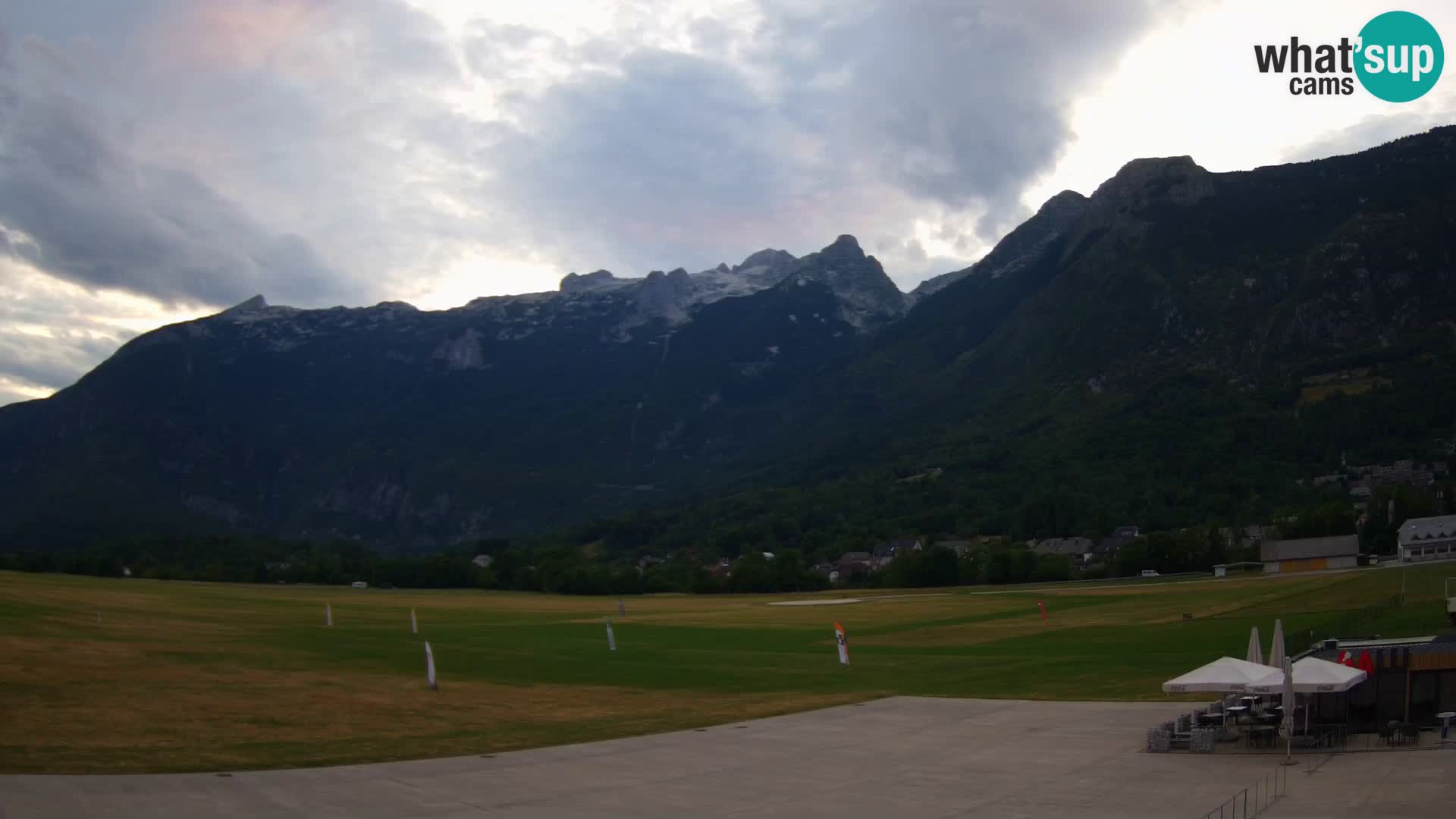 Live webcam Bovec airport – View to Kanin
