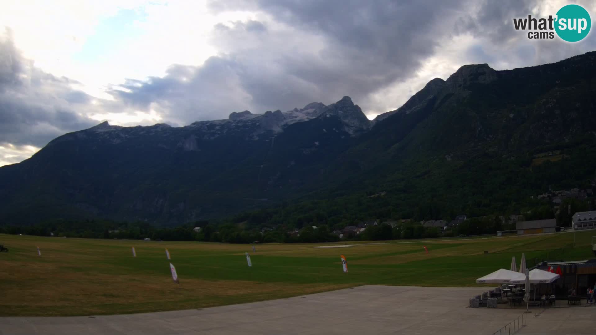 Live webcam Bovec airport – View to Kanin
