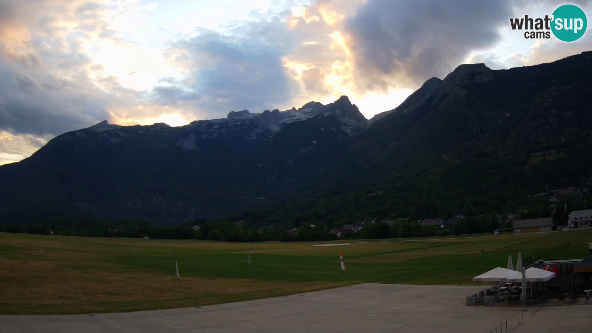 Webcam en direct Aéroport de Bovec – Vue sur Kanin