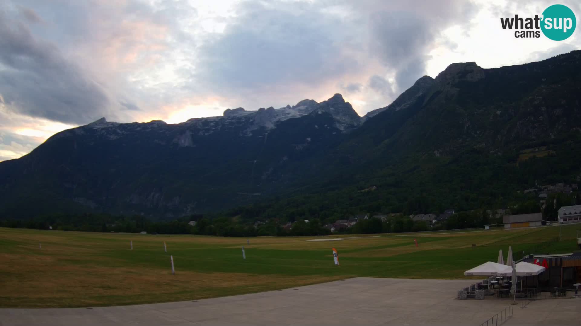 Cámara web en vivo Aeropuerto de Bovec – Vista a Kanin