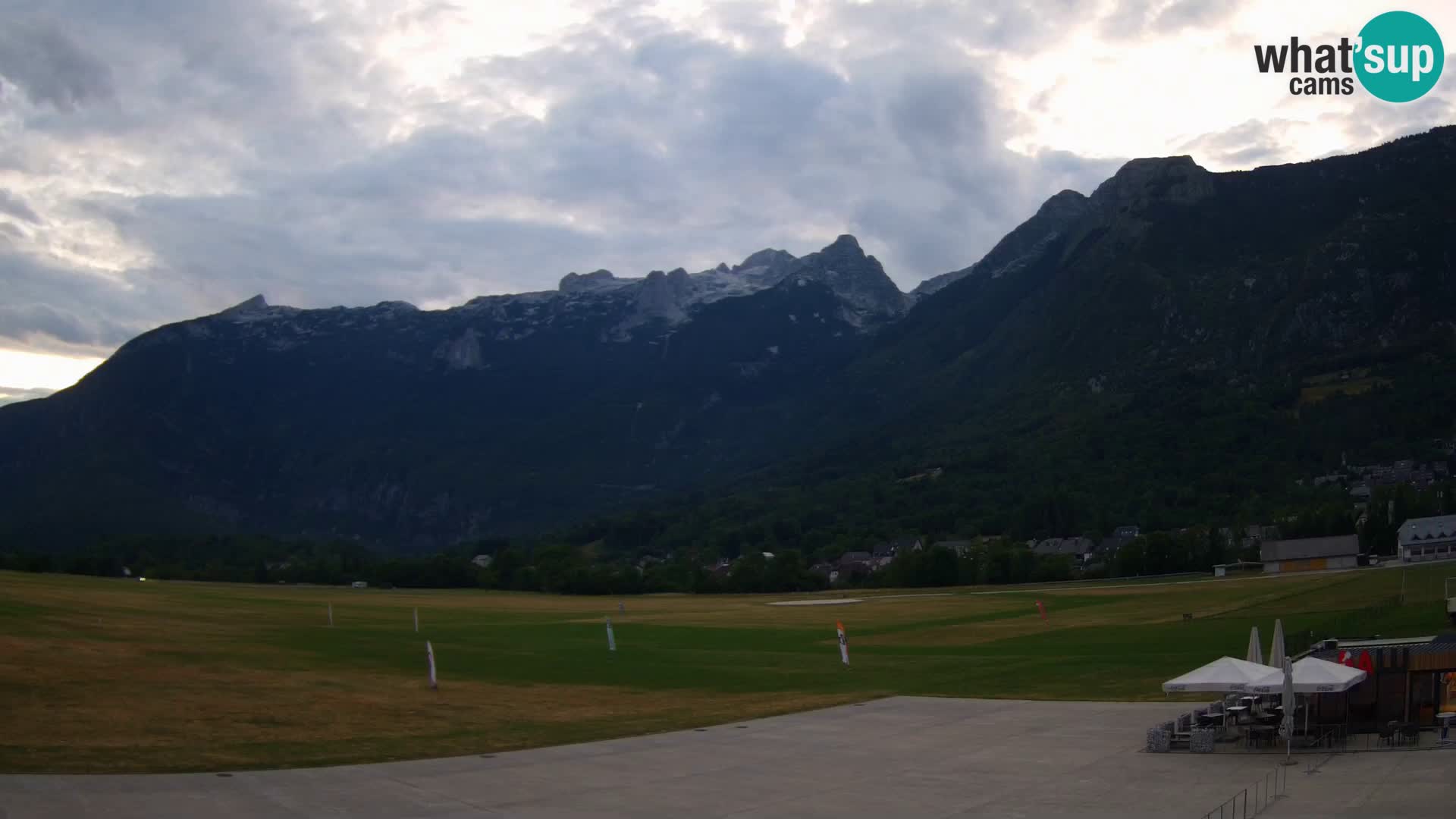Live webcam Bovec airport – View to Kanin