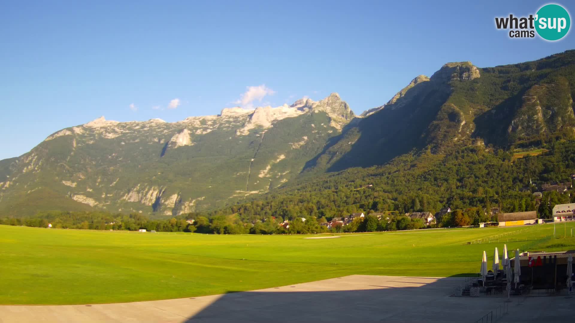 Live webcam Bovec airport – View to Kanin