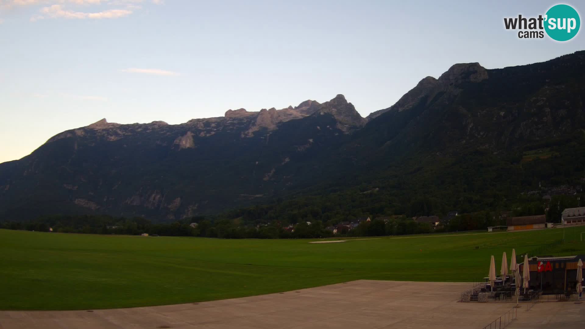 Spletna kamera letališče Bovec – pogled proti Kaninu