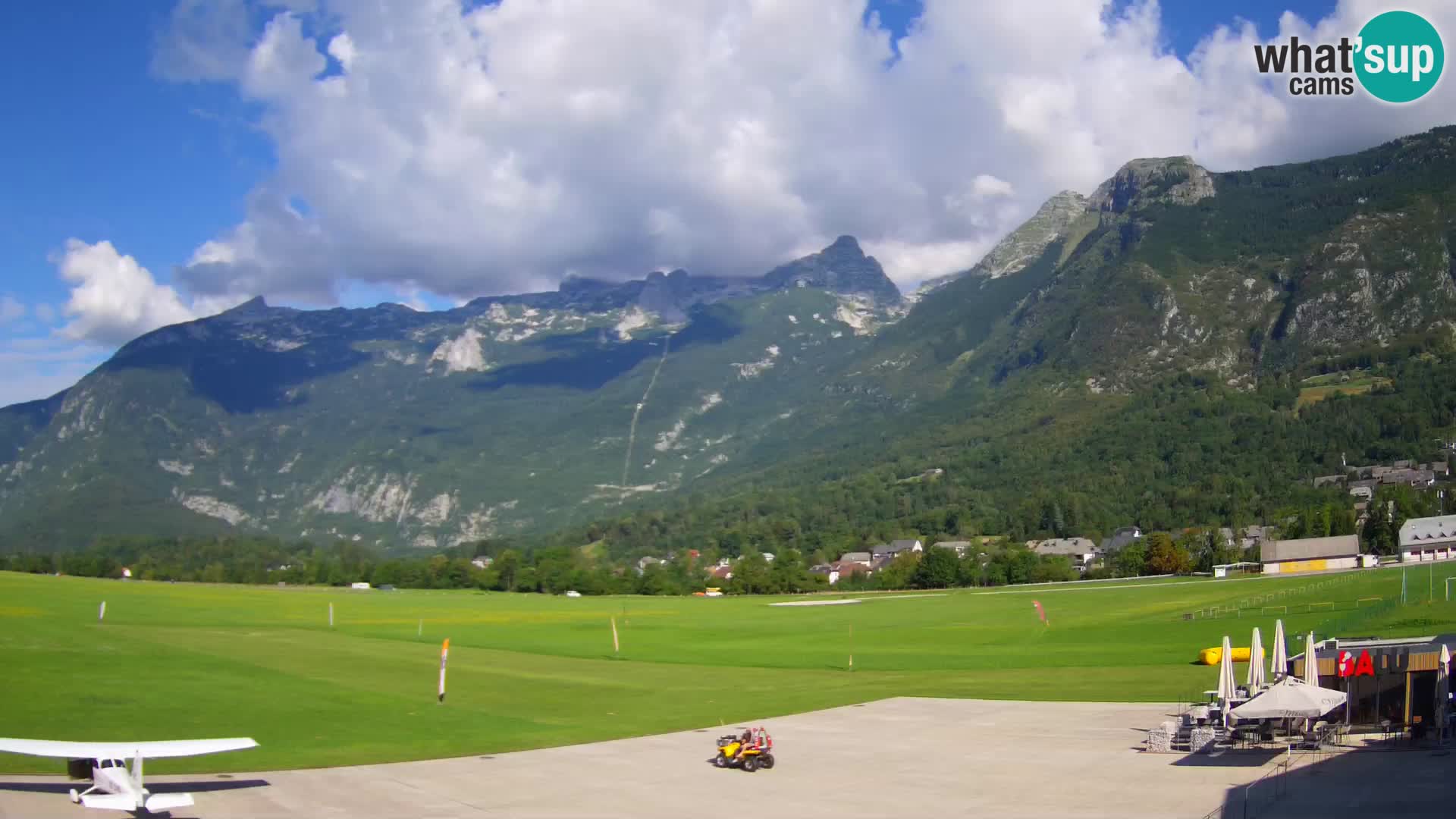 Cámara web en vivo Aeropuerto de Bovec – Vista a Kanin