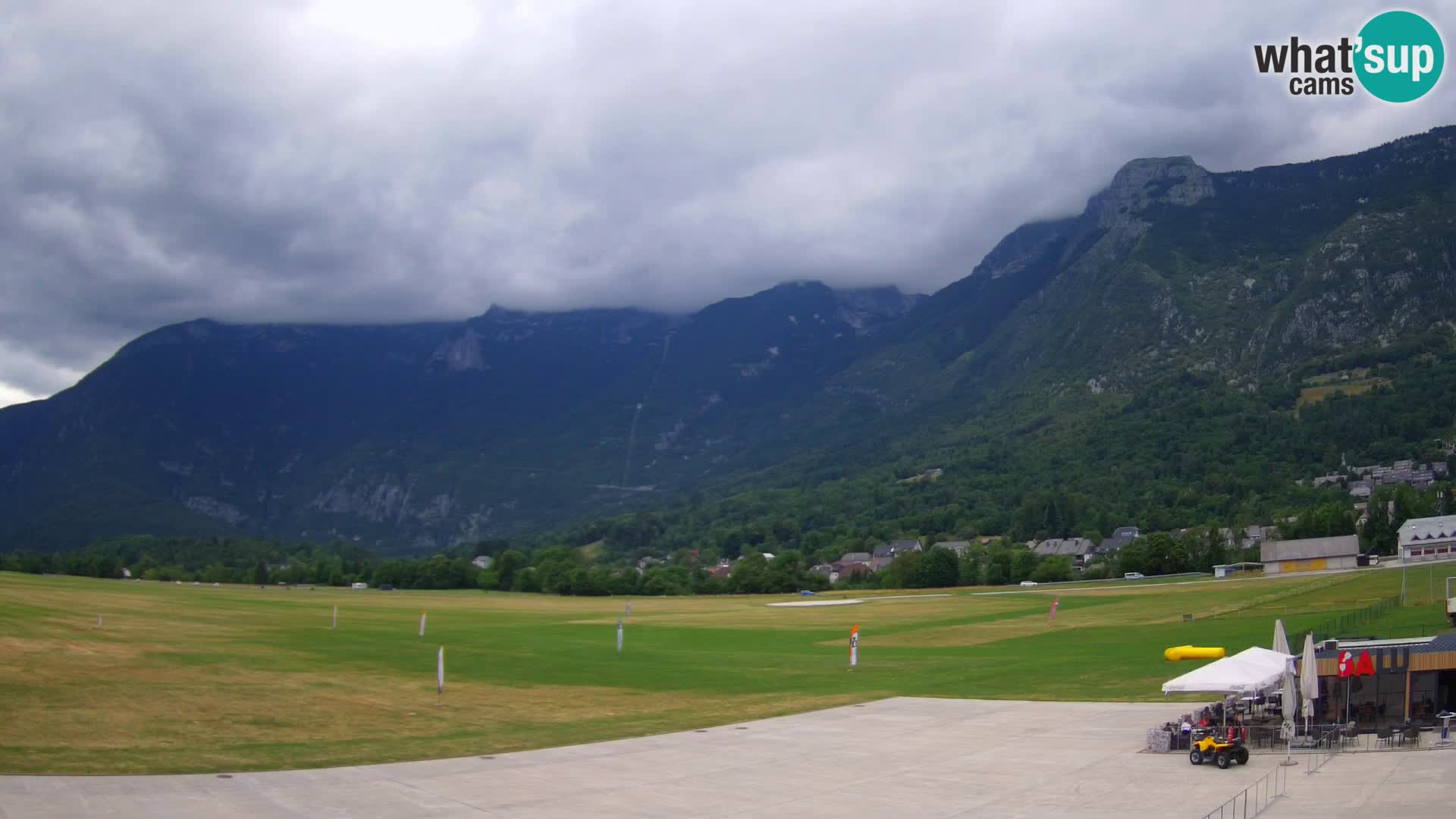 Cámara web en vivo Aeropuerto de Bovec – Vista a Kanin