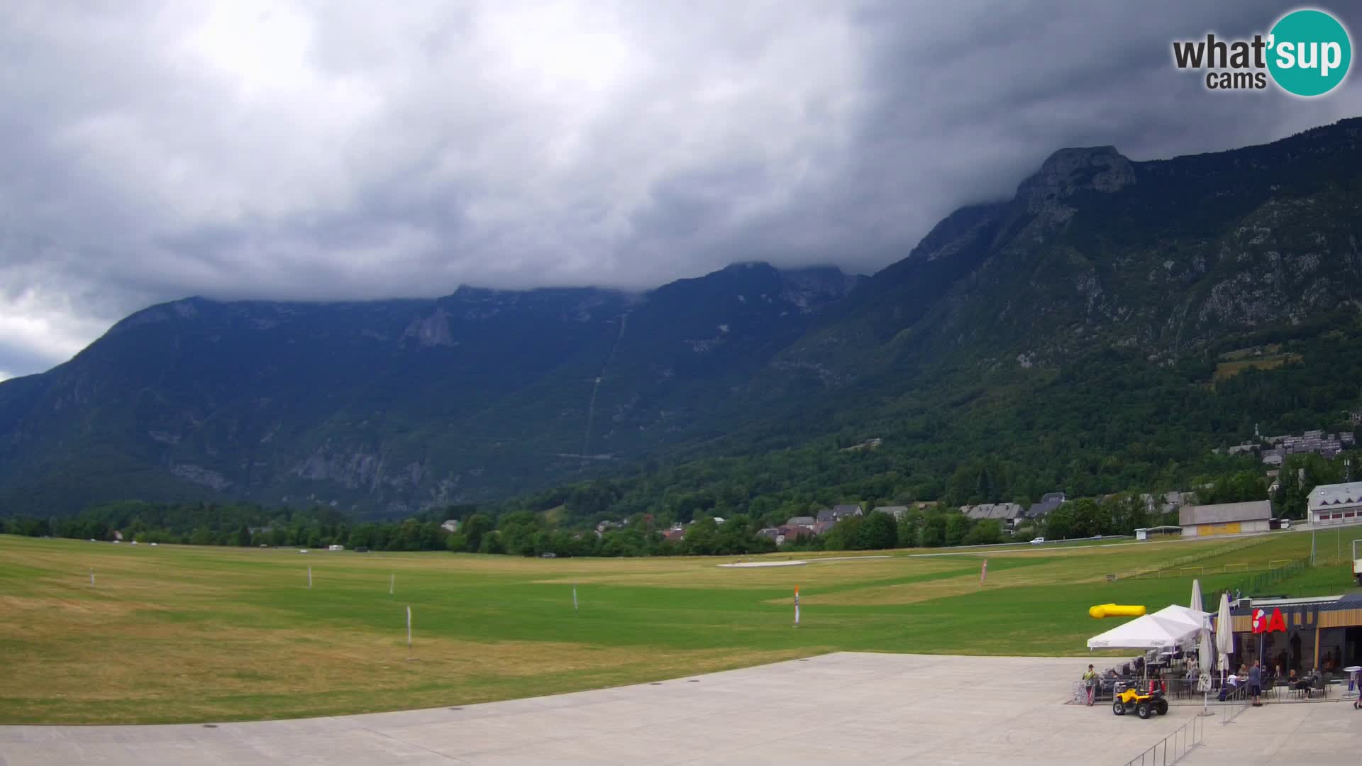 Cámara web en vivo Aeropuerto de Bovec – Vista a Kanin