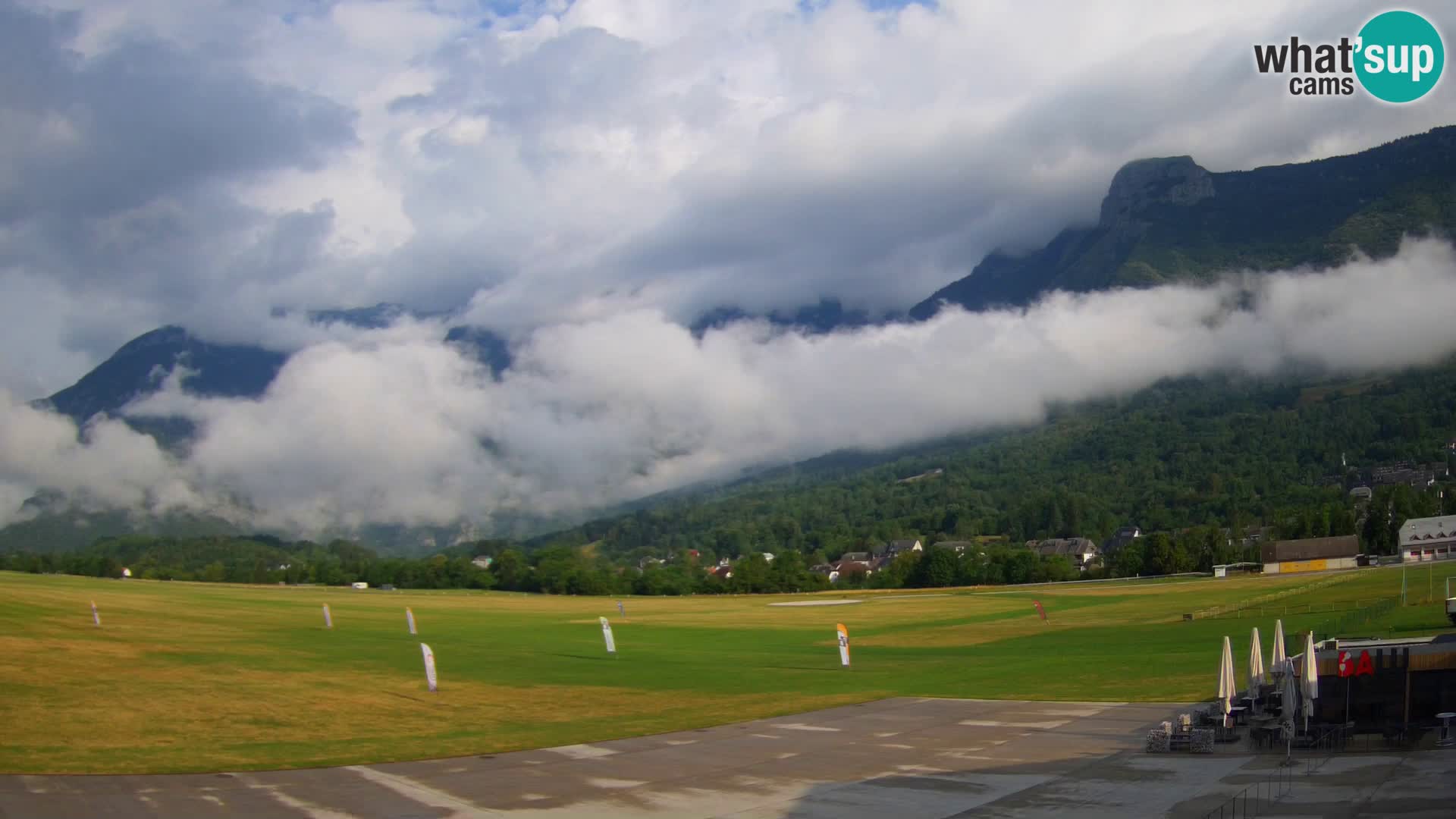 Live webcam Bovec airport – View to Kanin