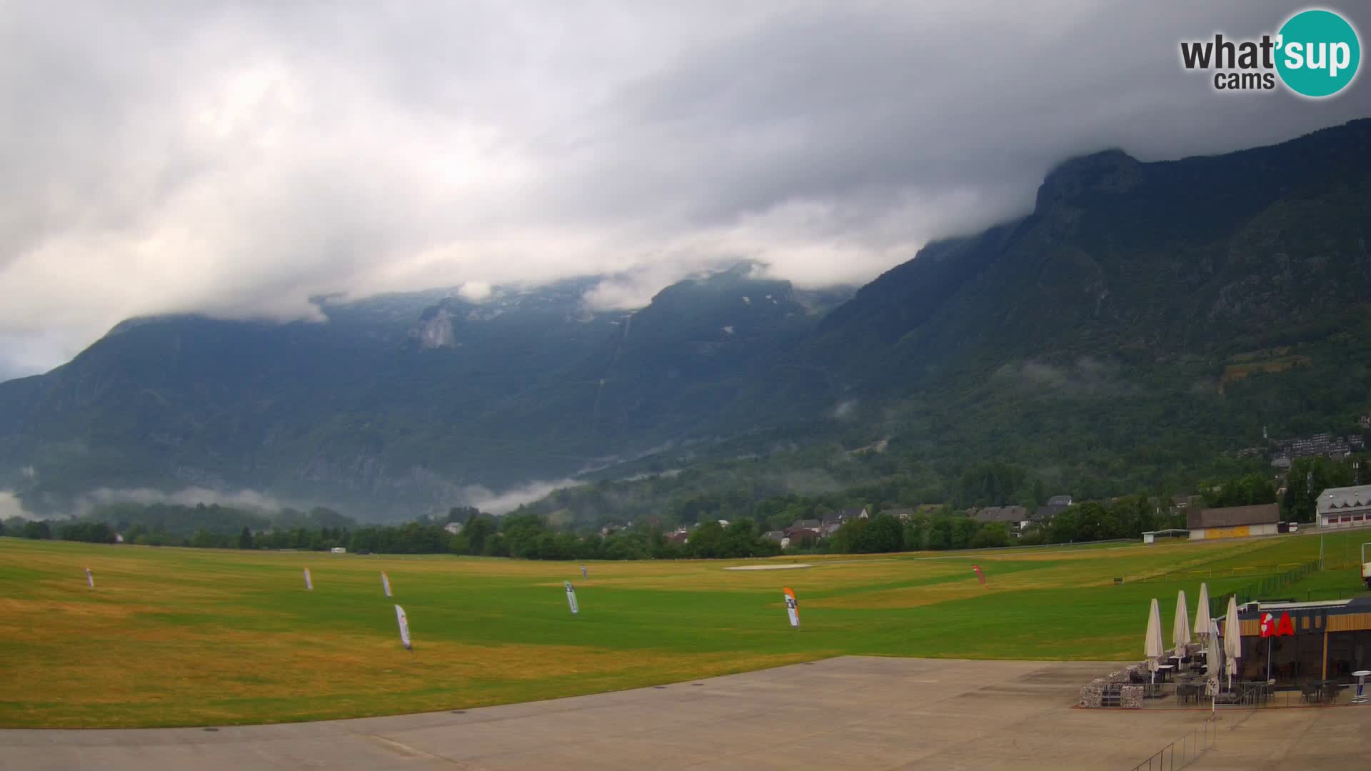 Cámara web en vivo Aeropuerto de Bovec – Vista a Kanin