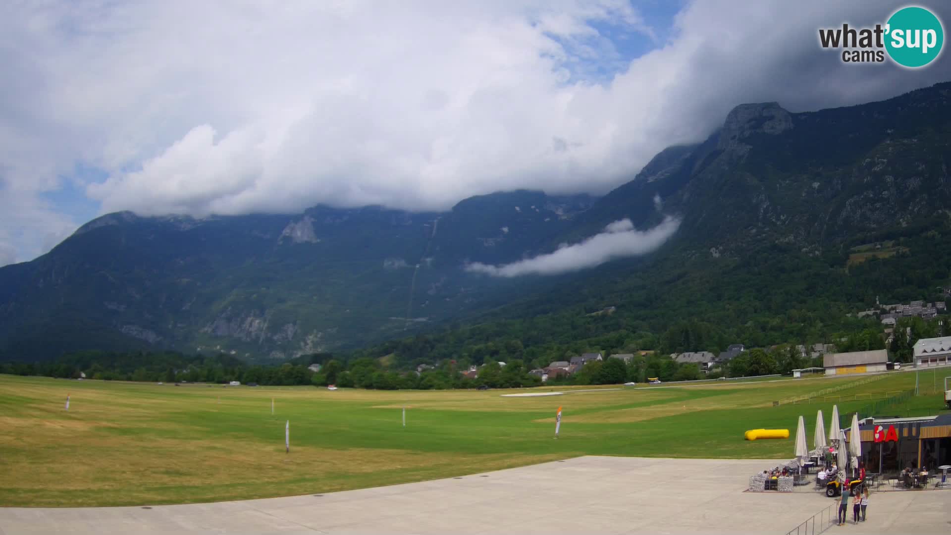 Cámara web en vivo Aeropuerto de Bovec – Vista a Kanin